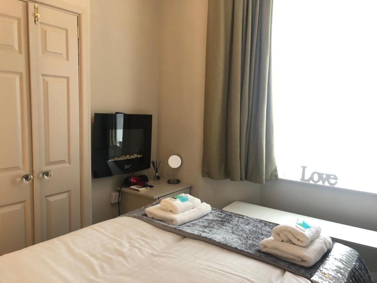 3 Double Bed Brittania Styled Central Home Near Lfc Sleeps 6 With Free Business Super Fast Fibre Broadband Liverpool Exterior foto