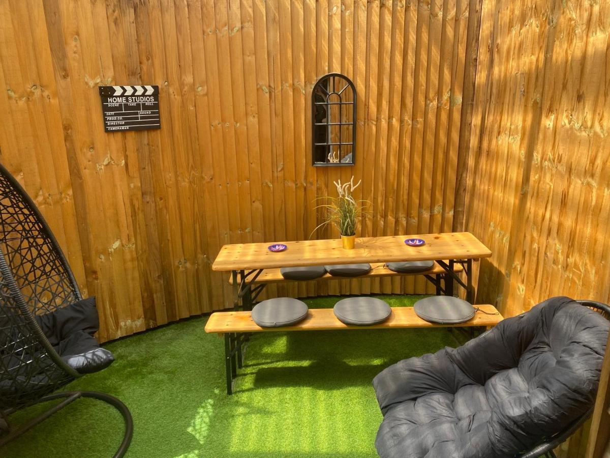 3 Double Bed Brittania Styled Central Home Near Lfc Sleeps 6 With Free Business Super Fast Fibre Broadband Liverpool Exterior foto