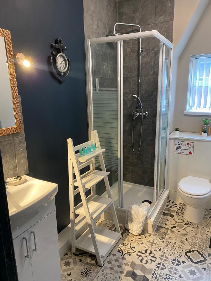 3 Double Bed Brittania Styled Central Home Near Lfc Sleeps 6 With Free Business Super Fast Fibre Broadband Liverpool Exterior foto